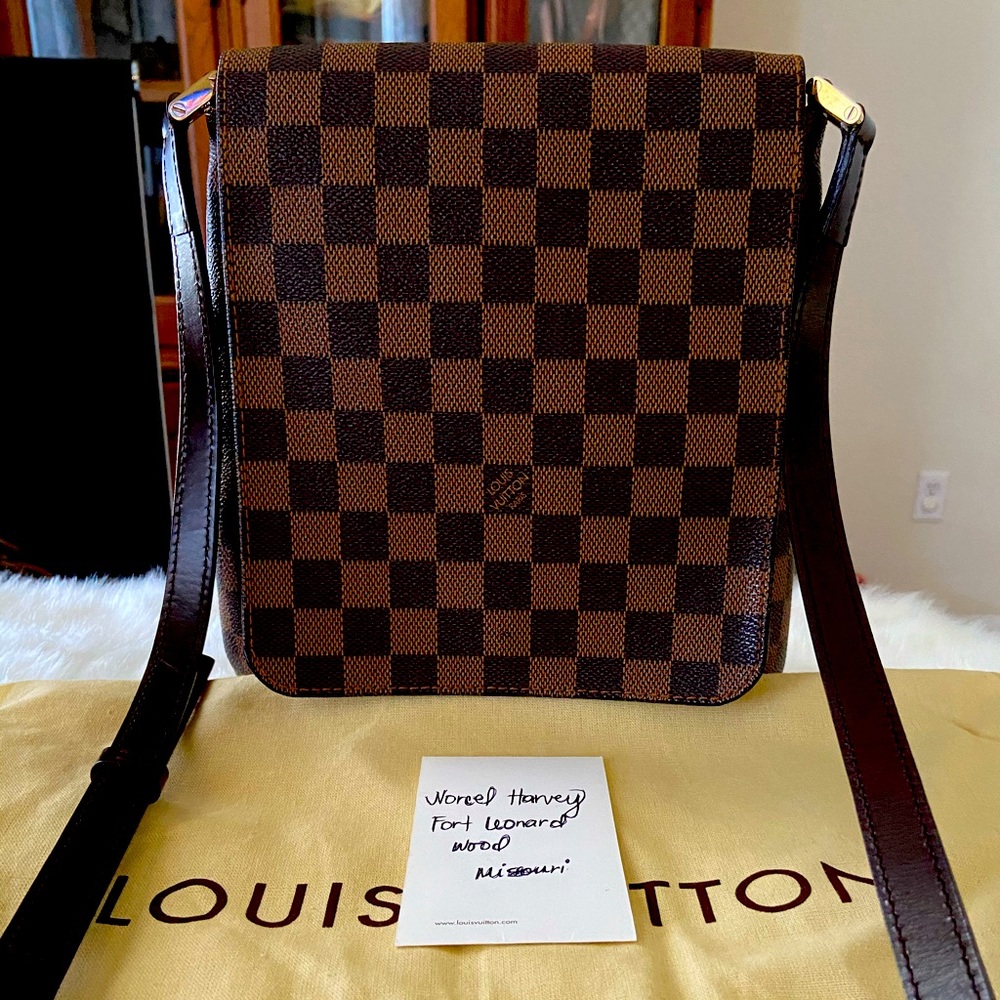 Authentic Louis Vuitton Mussette salsa long strap